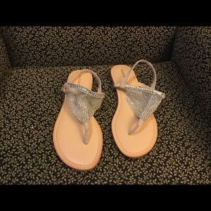 Madden Girl so 9.5 flat sandals